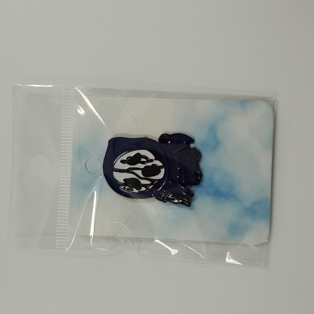 Chibi Ghostface SCREAM Horror Movie Pin/Brooch - Picture 5 of 7